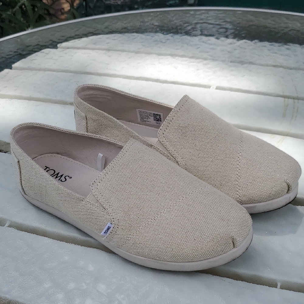 Toms Flats Size 9.5 White Gold Flake Gently Used Slip On Flat
